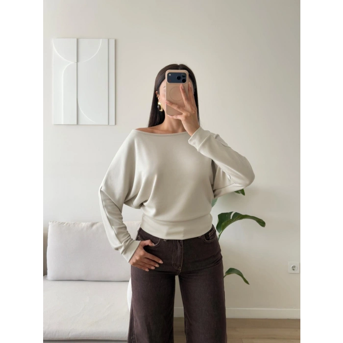 Kayık Yaka Yarasa Kol Bluz - BEJ