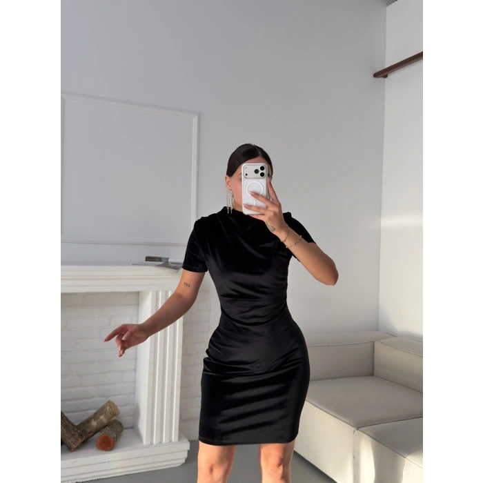 Kısa Kol Kadife Elbise