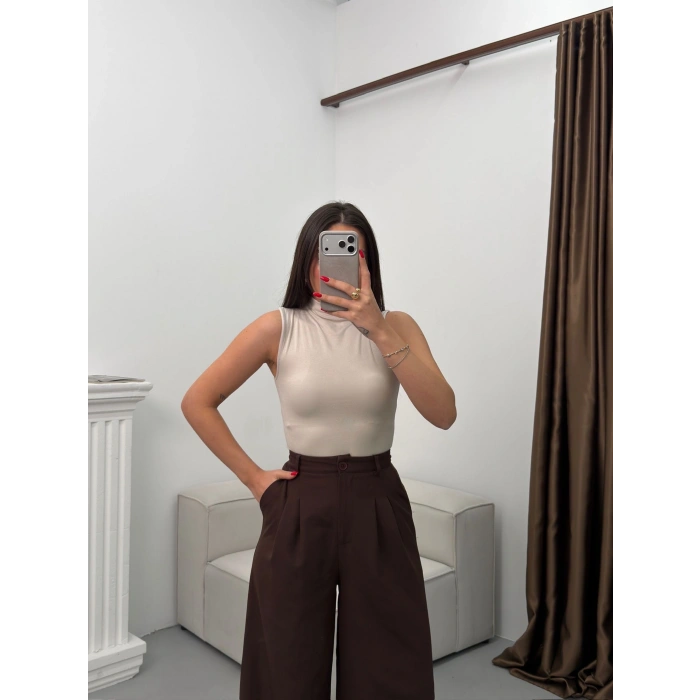 Kolsuz Halter Yaka Crop - BEJ