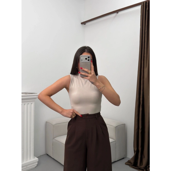 Kolsuz Halter Yaka Crop - BEJ