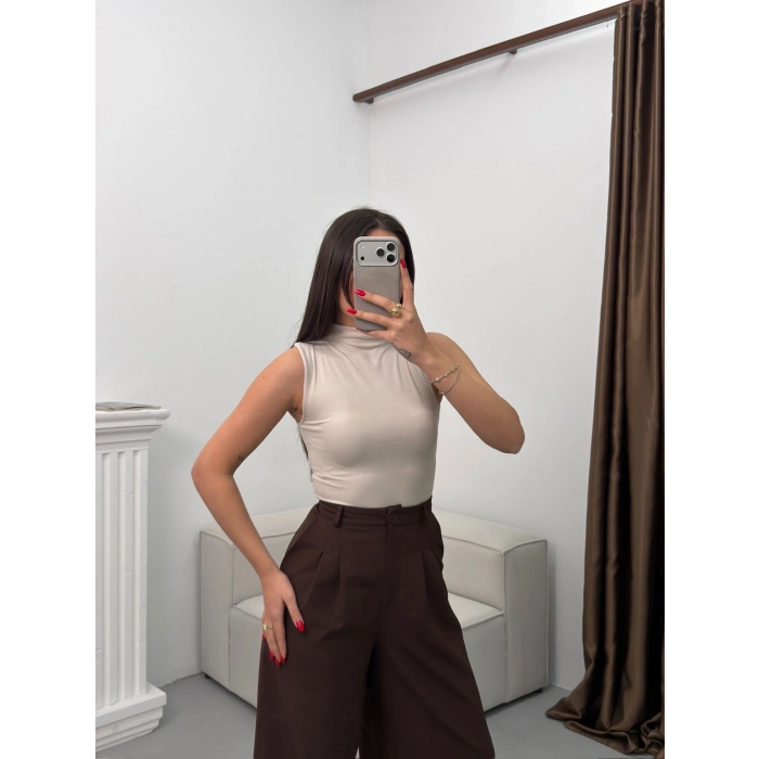 Kolsuz Halter Yaka Crop - BEJ