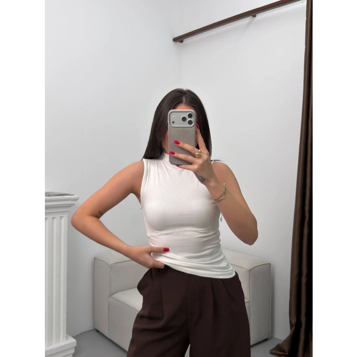 Kolsuz Halter Yaka Crop - BEYAZ