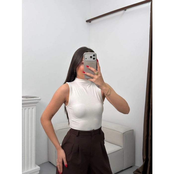 Kolsuz Halter Yaka Crop - BEYAZ