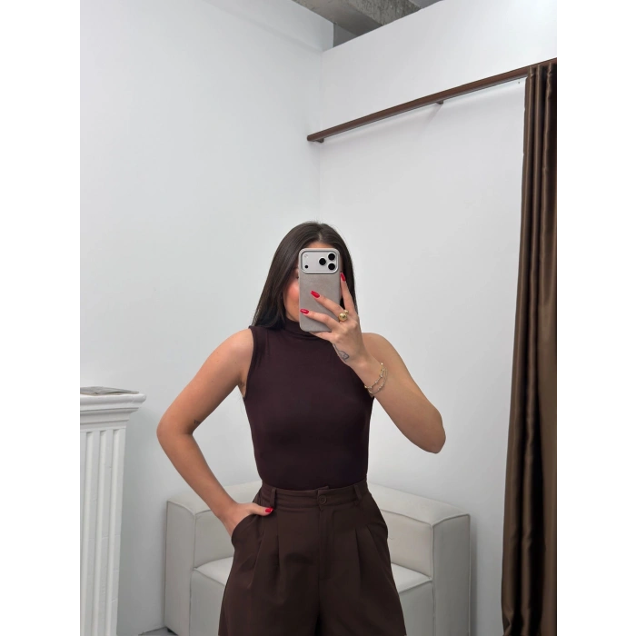 Kolsuz Halter Yaka Crop - KAHVE