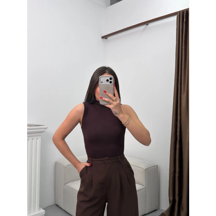 Kolsuz Halter Yaka Crop - KAHVE