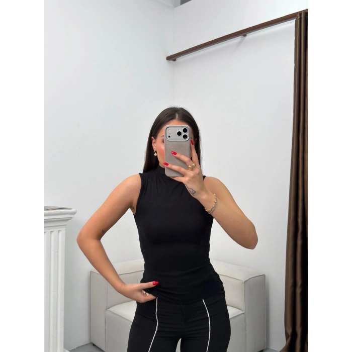 Kolsuz Halter Yaka Crop - SİYAH