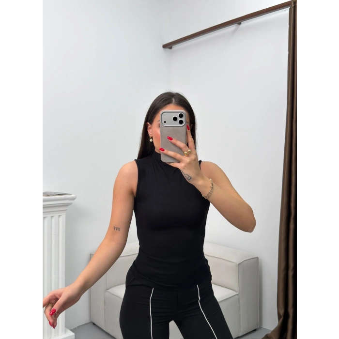 Kolsuz Halter Yaka Crop - SİYAH