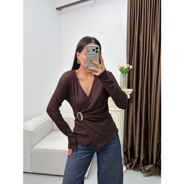 Kruvaze Aksesuarlı Taşlı Bluz - KAHVE