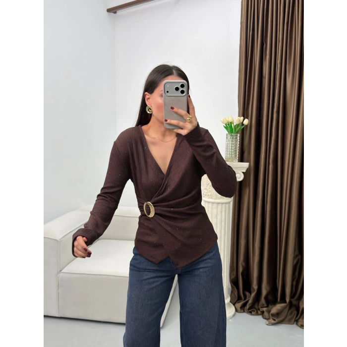 Kruvaze Aksesuarlı Taşlı Bluz - KAHVE