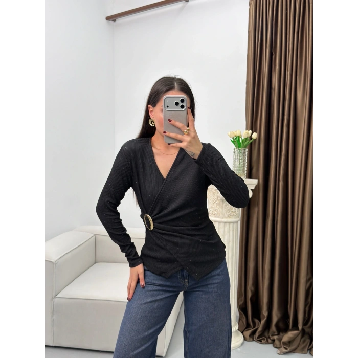 Kruvaze Aksesuarlı Taşlı Bluz - SİYAH