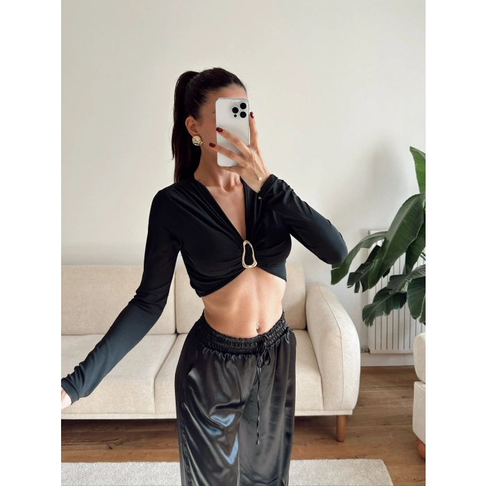 Kruvaze Ön Aksesuar Crop - SİYAH