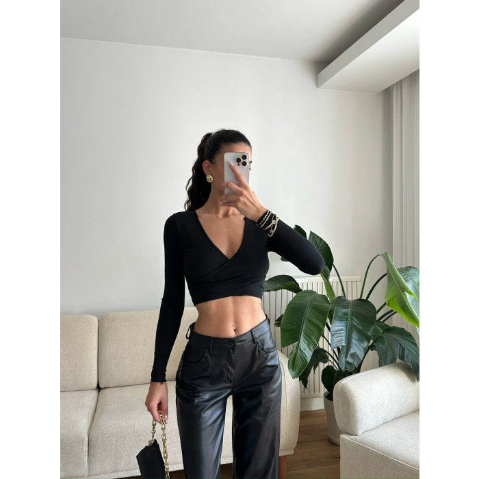 Kruvaze Yaka Crop - SİYAH