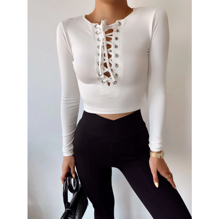 Kuş Gözü Bağlamalı Crop Bluz-BEYAZ