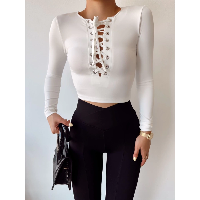 Kuş Gözü Bağlamalı Crop Bluz-BEYAZ