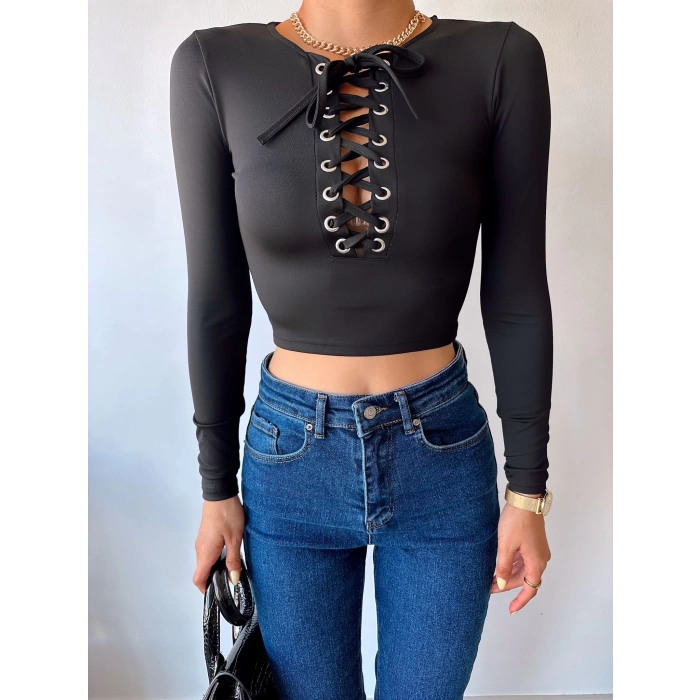 Kuş Gözü Bağlamalı Crop Bluz-SİYAH