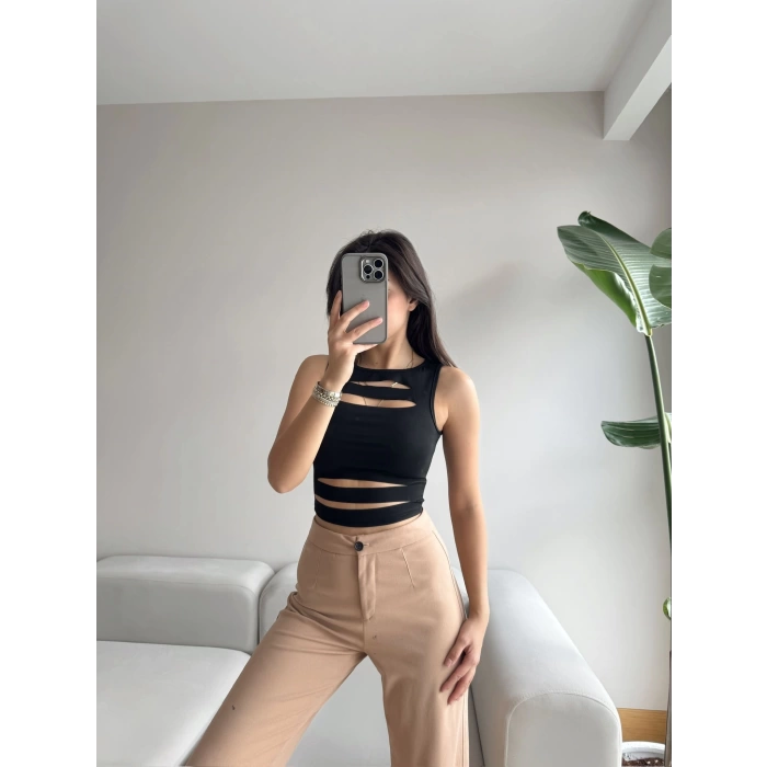 Lazer Kesim Crop T-shirt