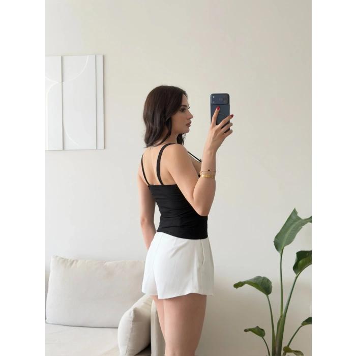 Lina Gold Aksesuar Detaylı Askılı Bluz - SİYAH