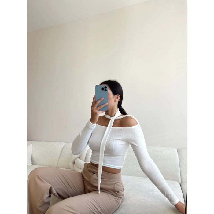 Madonna Yaka Crop Bluz -BEYAZ