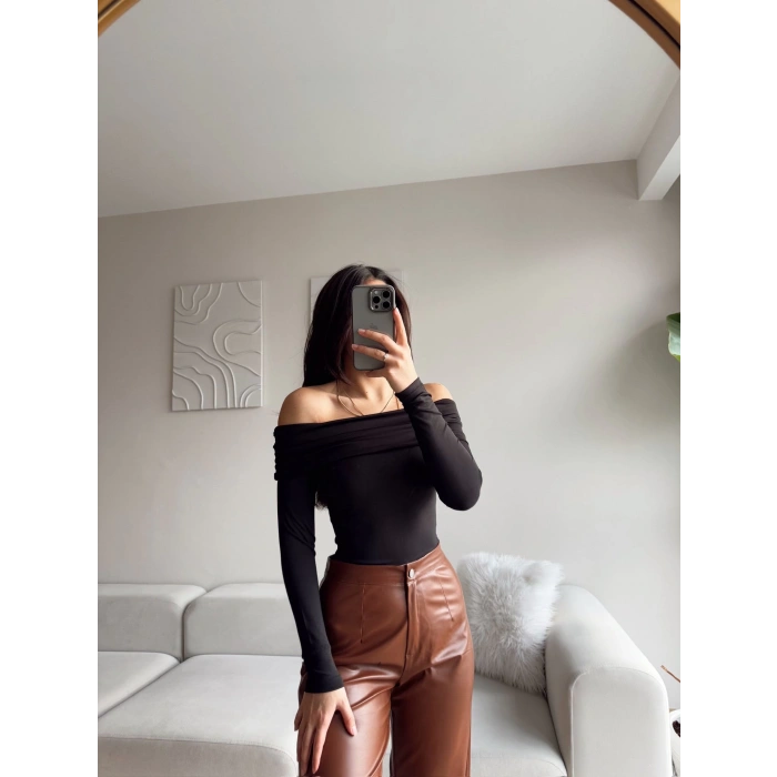 Madonna Yaka Dalgıç Bluz - SİYAH