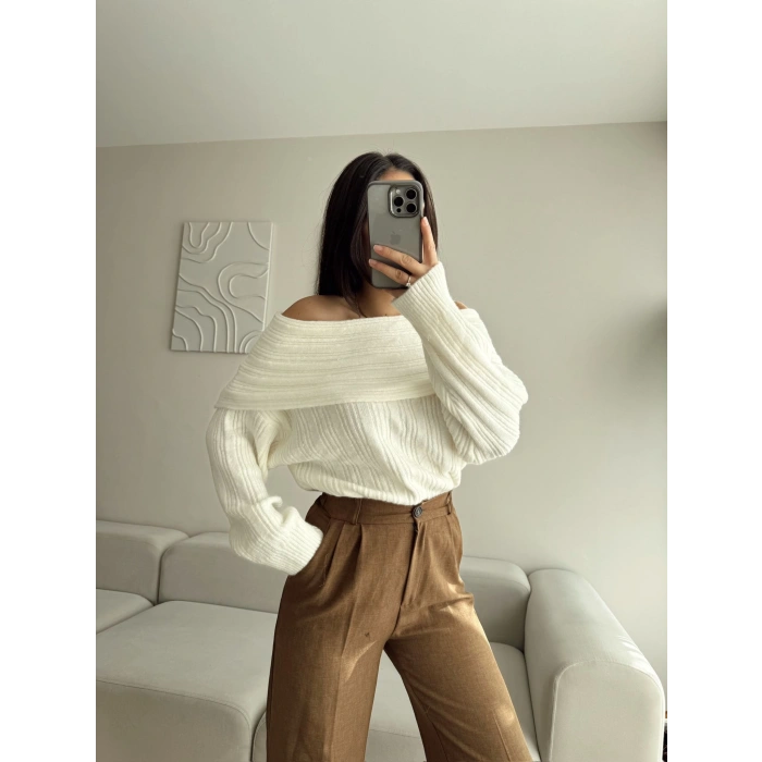 Madonna Yaka Şardonlu Kazak - EKRU