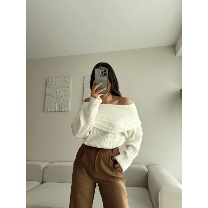 Madonna Yaka Şardonlu Kazak - EKRU