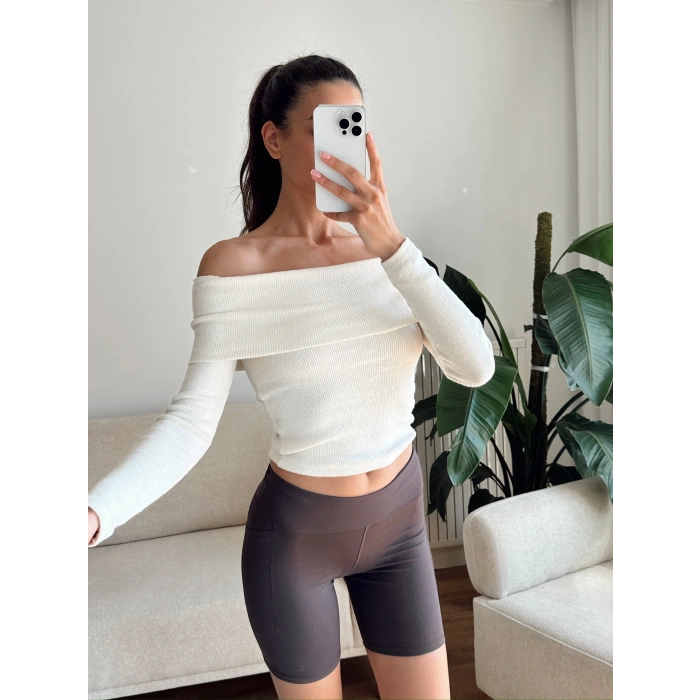Madonna Yaka Yumoş Crop - EKRU