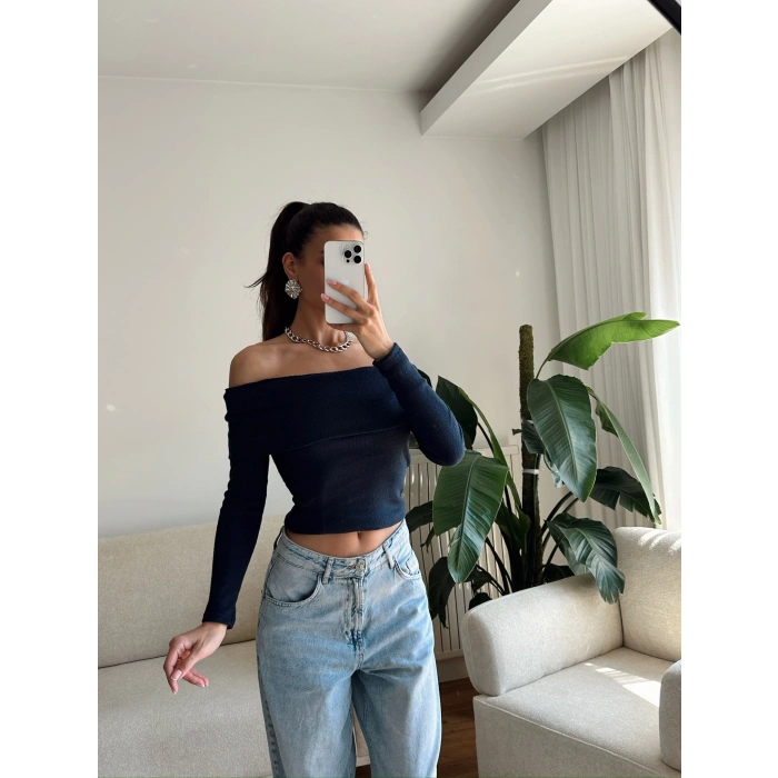 Madonna Yaka Yumoş Crop - LACİVERT