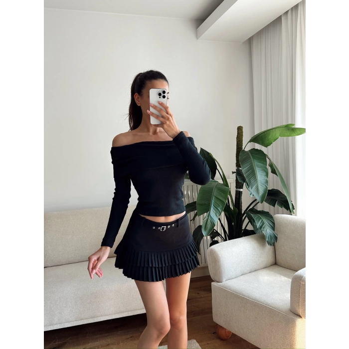 Madonna Yaka Yumoş Crop - SİYAH