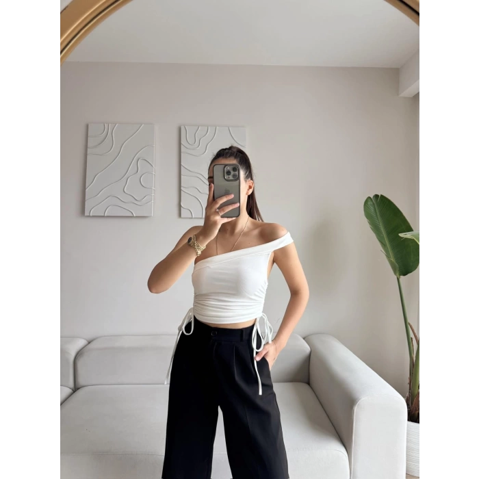 Tek Omuz Köprülü Crop - BEYAZ