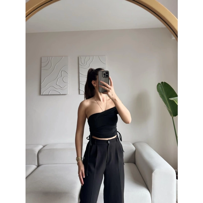Madonna Yan Bağcıklı Crop - SİYAH