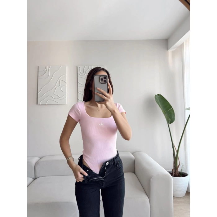 Marka Kısa Kol Fitilli Bodysuit - PEMBE