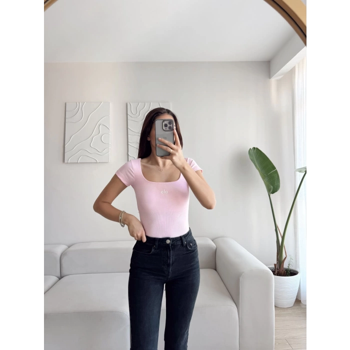 Marka Kısa Kol Fitilli Bodysuit - PEMBE