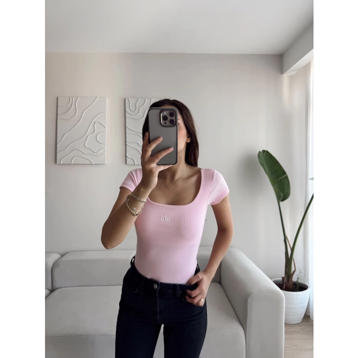 Marka Kısa Kol Fitilli Bodysuit - PEMBE