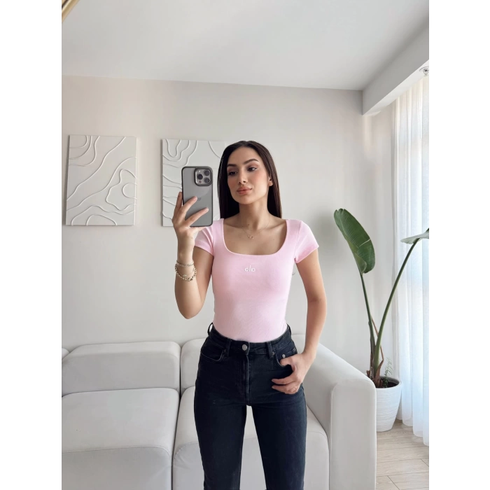 Marka Kısa Kol Fitilli Bodysuit - PEMBE
