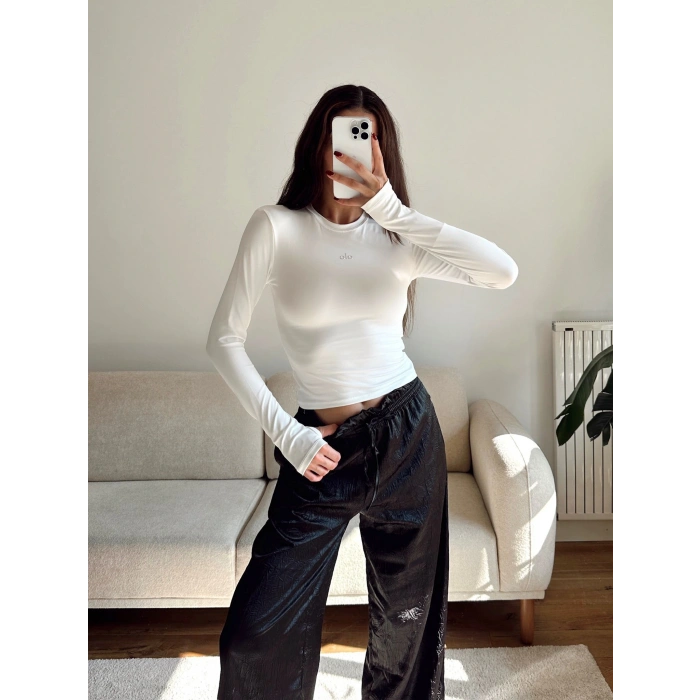 Marka Parmak Geçmeli Basic Crop - BEYAZ