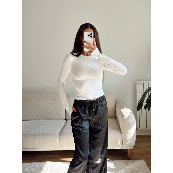 Marka Parmak Geçmeli Basic Crop - BEYAZ