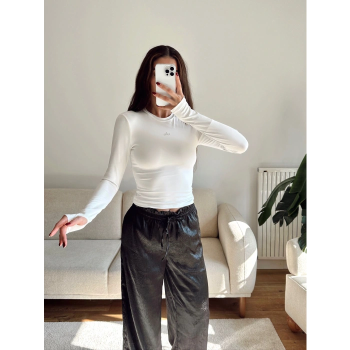 Marka Parmak Geçmeli Basic Crop - BEYAZ