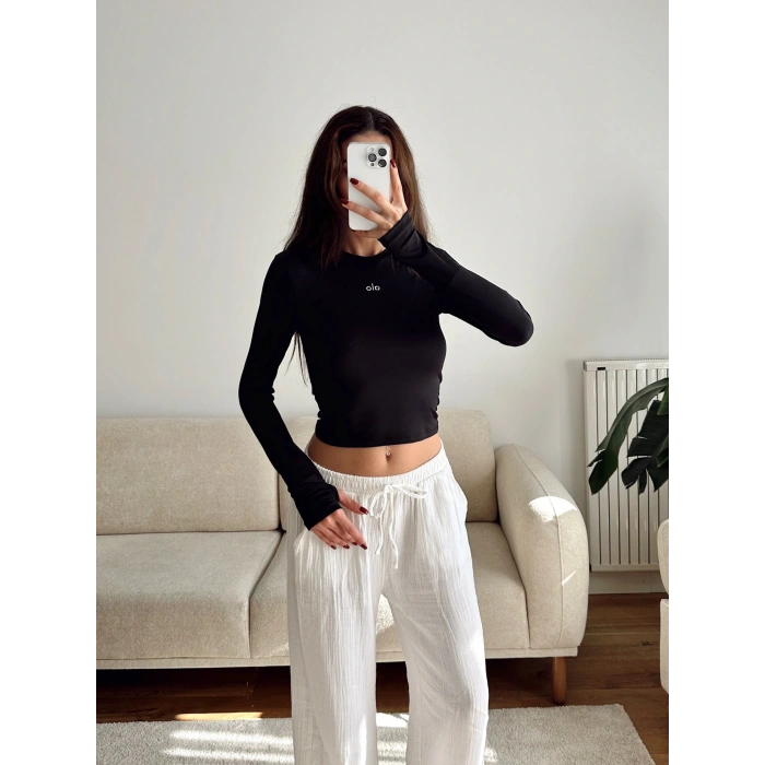 Marka Parmak Geçmeli Basic Crop - SİYAH