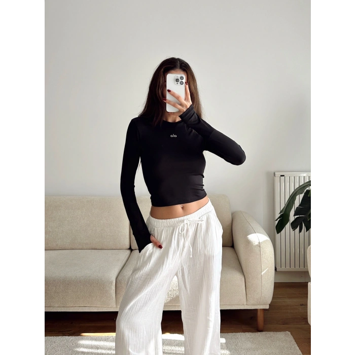 Marka Parmak Geçmeli Basic Crop - SİYAH