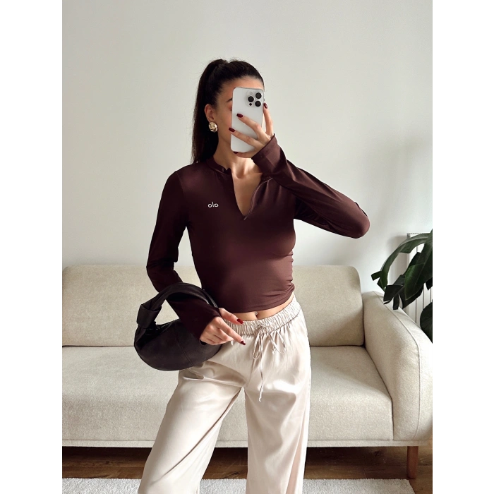 Marka Parmak Geçmeli Crop - KAHVE