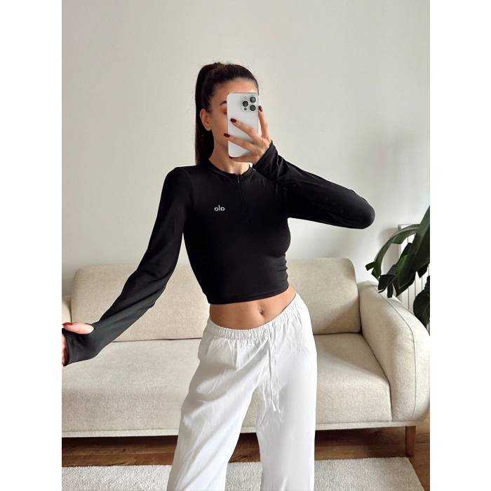 Marka Parmak Geçmeli Crop - SİYAH