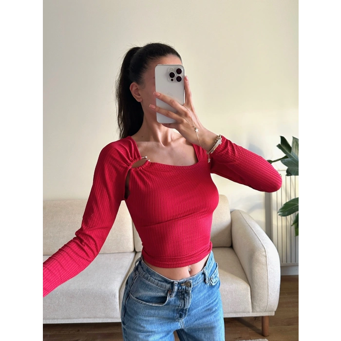 Metal Tokalı Fit Bluz - KIRMIZI
