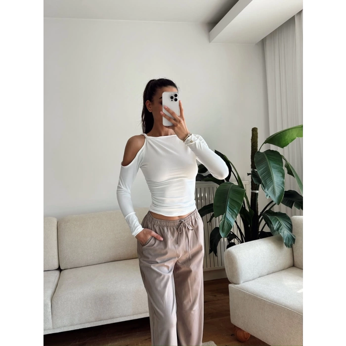 Omuz Burgu Crop - BEYAZ