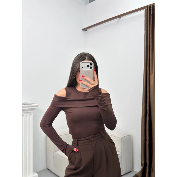 Omuz Damla Madonna Bluz - KAHVE