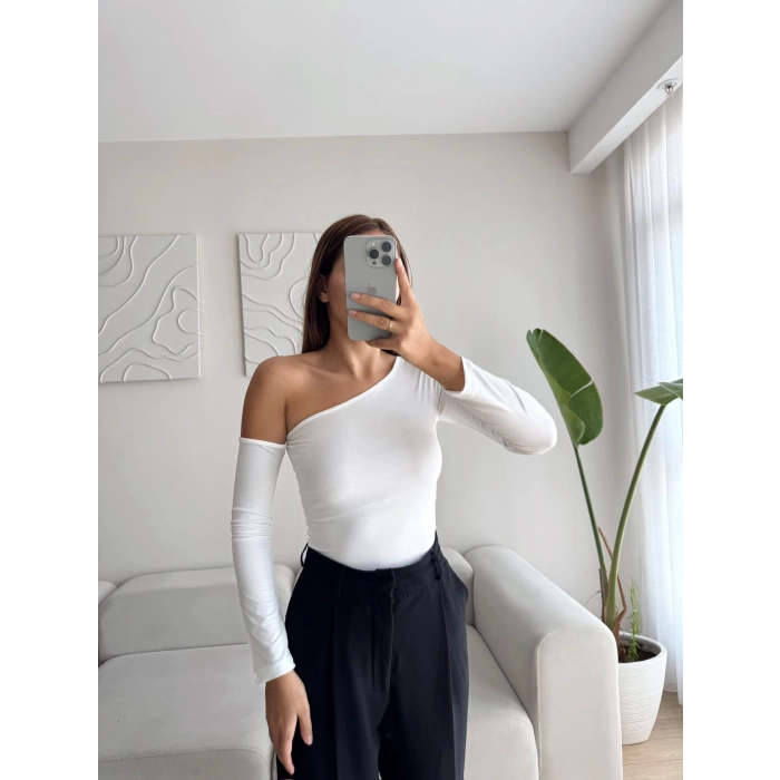 Omuz Dekolte Crop - BEYAZ