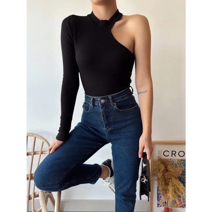 Omuz Detay Boğazlı Crop Bluz-SİYAH