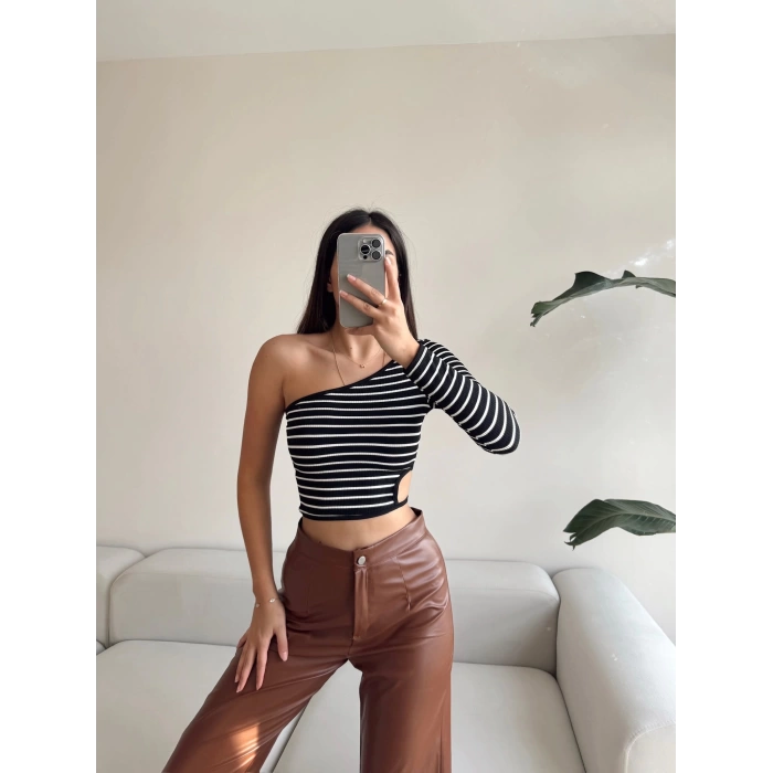 Omuz Ve Bel Detay Çizgili Crop Bluz-SİYAH