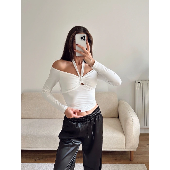 Ön Büzgü Boyun Bağlamalı Crop - BEYAZ