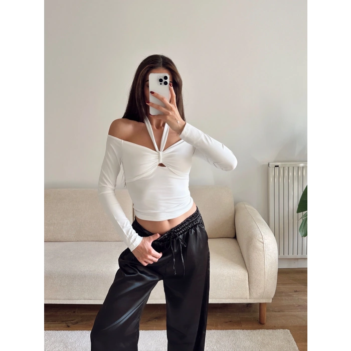 Ön Büzgü Boyun Bağlamalı Crop - BEYAZ