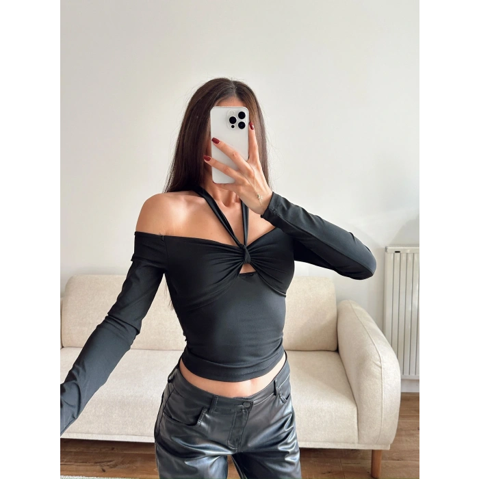 Ön Büzgü Boyun Bağlamalı Crop - SİYAH